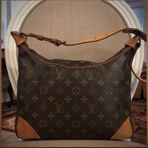 Authentic Louis Vuitton Boulogne 30
